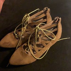 NWOB Bella Marie Lace Up Flats 7.5 Faux Suede